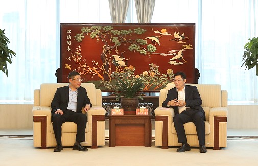 張書記會見中國電信鹽城分公司負(fù)責(zé)人_眸目壓縮.jpg