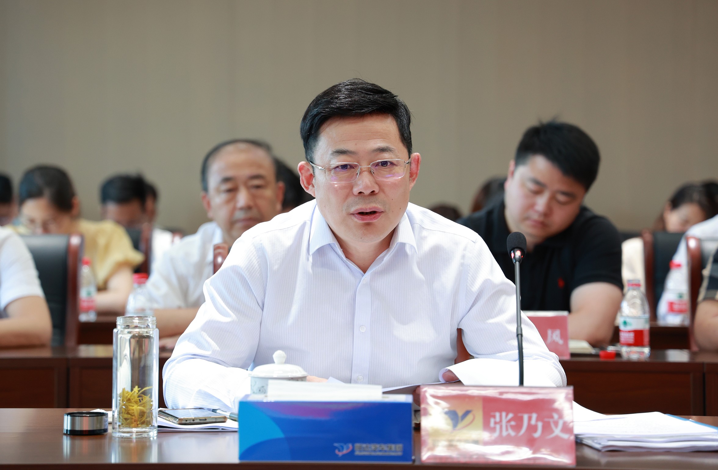 20220722 汽車集團(tuán)年中工作會(huì)議2_眸目壓縮.jpg