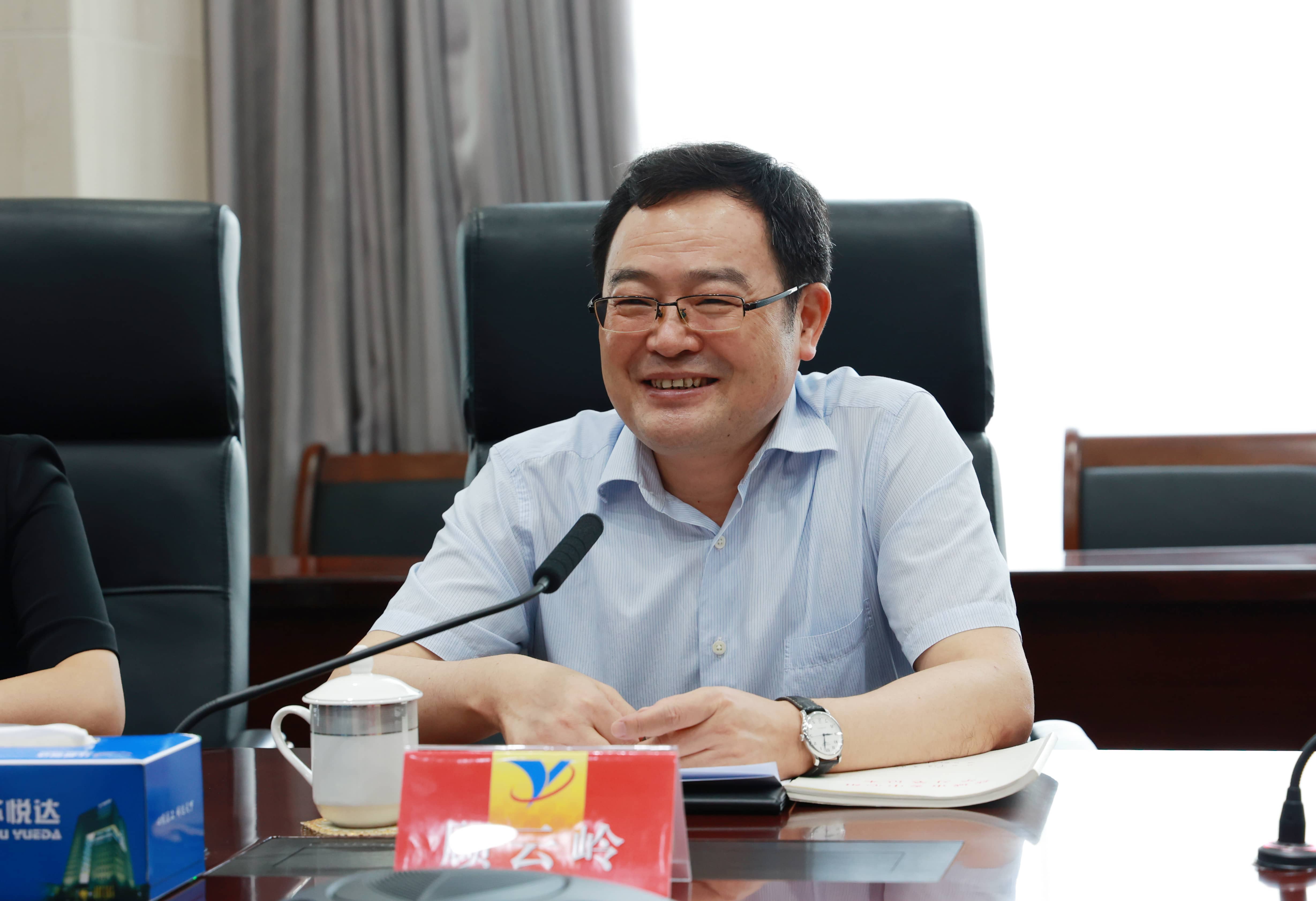 市人大常委會(huì)副主任顧云嶺率隊(duì)調(diào)研集團(tuán)國(guó)有資產(chǎn)管理情況3-tuya.jpg